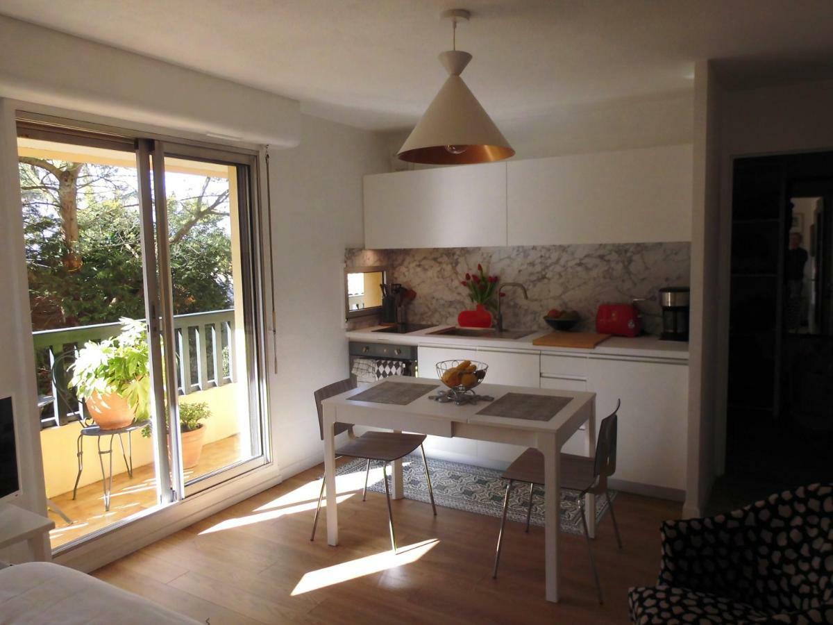 Au Balcon Fleuri Apartment Anglet Exterior photo