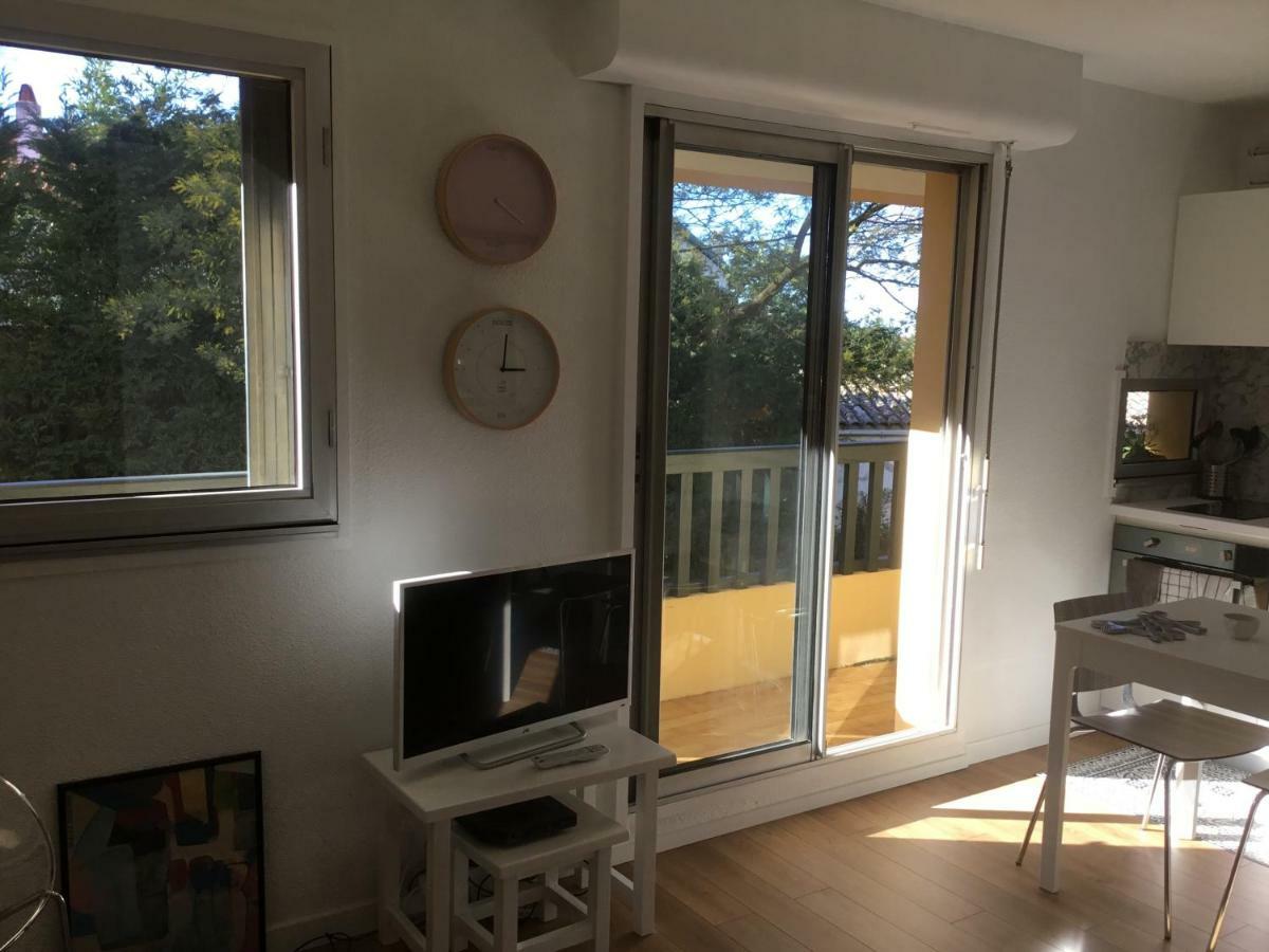 Au Balcon Fleuri Apartment Anglet Exterior photo